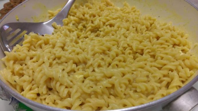Standart Makarna Sosunu Unutturacak Köri Soslu Makarna Tarifi