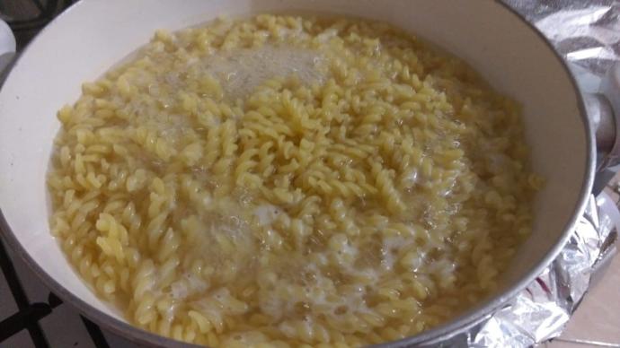 Standart Makarna Sosunu Unutturacak Köri Soslu Makarna Tarifi
