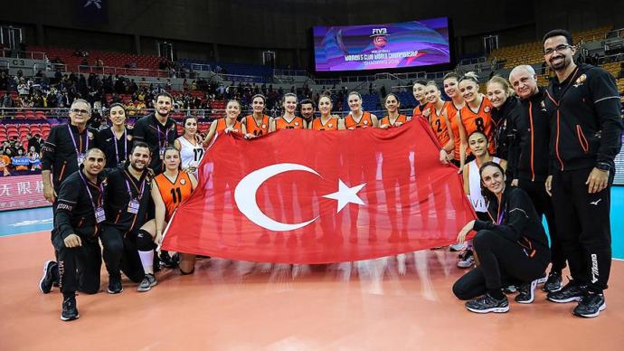 Eczacıbaşı VitrA Kadın Voleybol Takımı Başarılarına Bir Yenisini Daha Ekledi