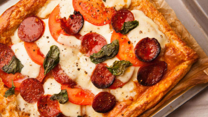 Standartların Dışında Enfes Milföy Pizza Tarifi