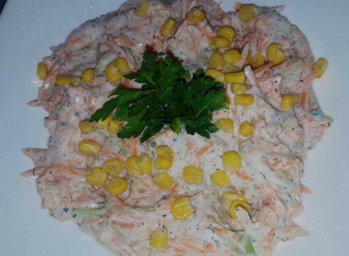 Zamansız Misafirler İçin Yoğurtlu Pratik Salata Nasıl Yapılır?