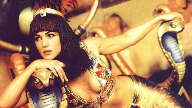 Dünyanın Gelmiş Geçmiş En Güçlü Kadınlarından Biri Olan Cleopatra'yı Canlandıran Oyuncuları Kritik Ediyorum!