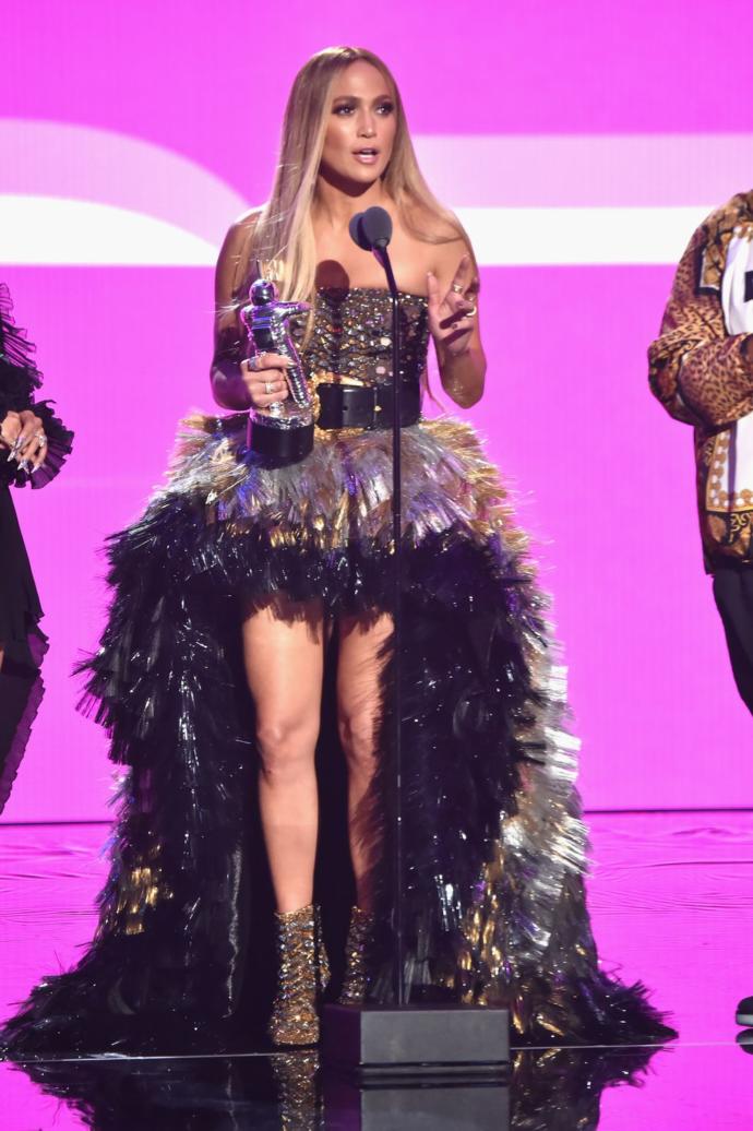 Yaşı 49, Tarzı 19: Jennifer Lopez'in 2018 Stilini İnceliyorum!
