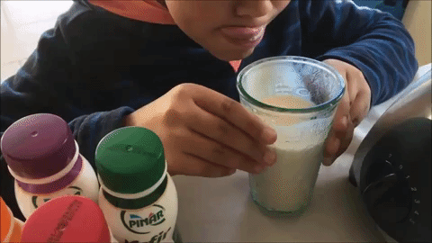 Pınar Kefir ile çilekli smoothie
