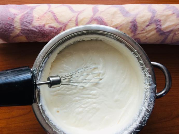 Şeklini Yediğim Bir Pasta; “İki Renkli Pasta” Tarifi!