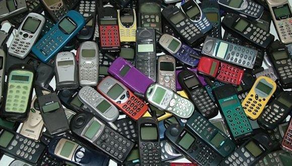 Akıllı Telefon Bağımlılığına Karşı Eski Tip Telefonlar Çoğalıyor!