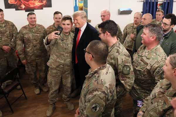 Trump ve Eşinden Irak'a Sürpriz Ziyaret!