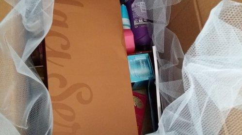 Beklenmedik Zamanda Gelen Sürpriz: Kızlar Soruyor'un Fenomenlere Hazırladığı Sürpriz Kutusu İle Gelen Mutluluk!