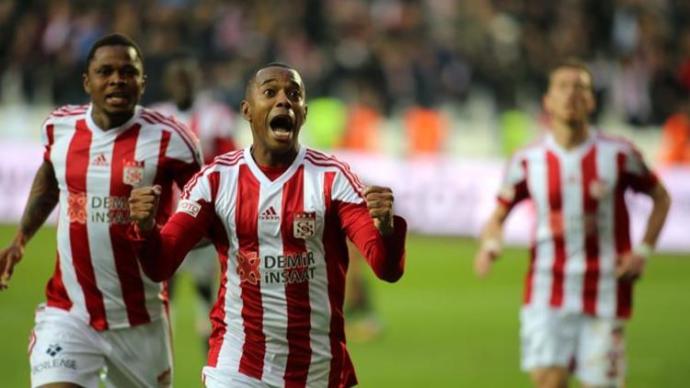 Robinho Başakşehir'e Transfer Oldu
