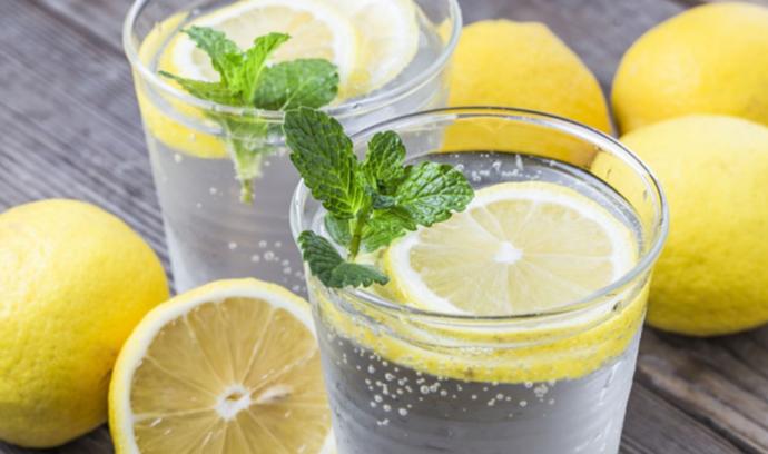 Limonlu Su İçtiğinizde Vücudunuzda Oluşan Değişimler Nelerdir?
