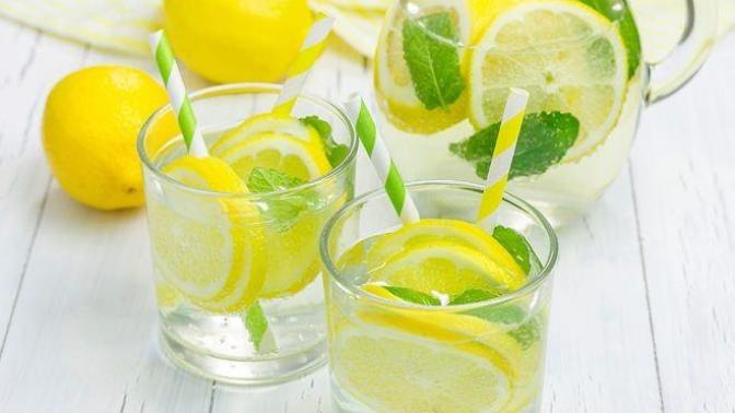 Limonlu Su İçtiğinizde Vücudunuzda Oluşan Değişimler Nelerdir?
