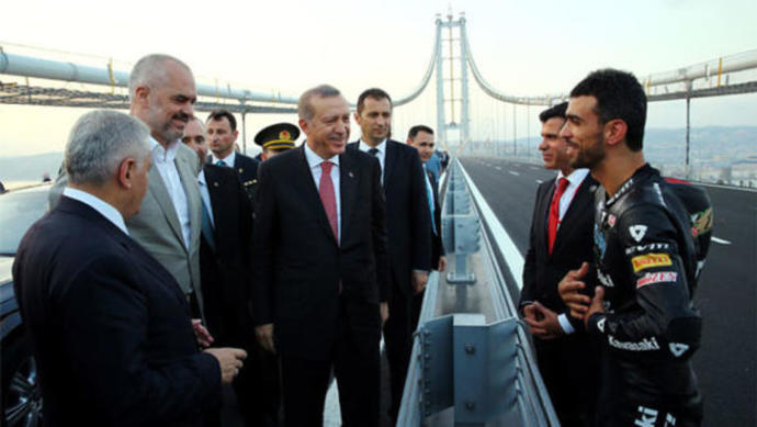 Kenan Sofuoğlu O Fotoğraf Hakkında Konuştu!