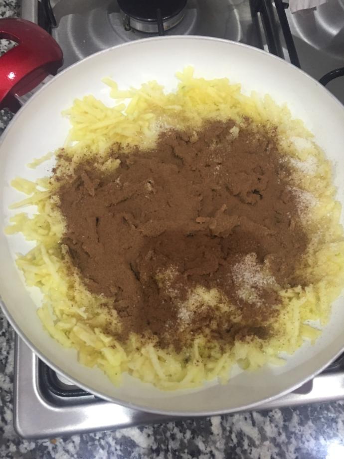 Görüntüsüyle, Tadıyla Kendine Aşık Edecek Bir Tarifim Var: Elmalı Tart!