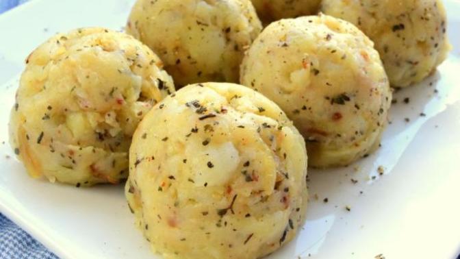 Yılın İlk Tarifi Sıcacık Patates Püresi Nasıl Yapılır?