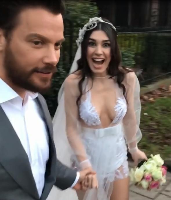 Sinan Akçıl ile Burcu Kıratlı Evlendi