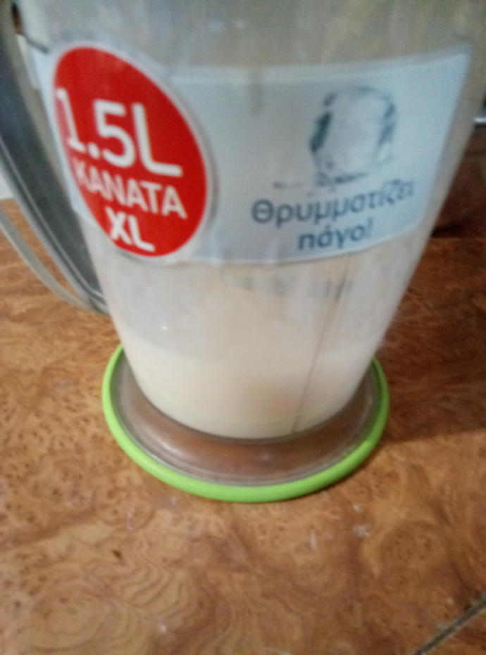 Sütün iyice köpürdüğüne emin olduktan sonra çırpma işlemine son verebiliriz.
