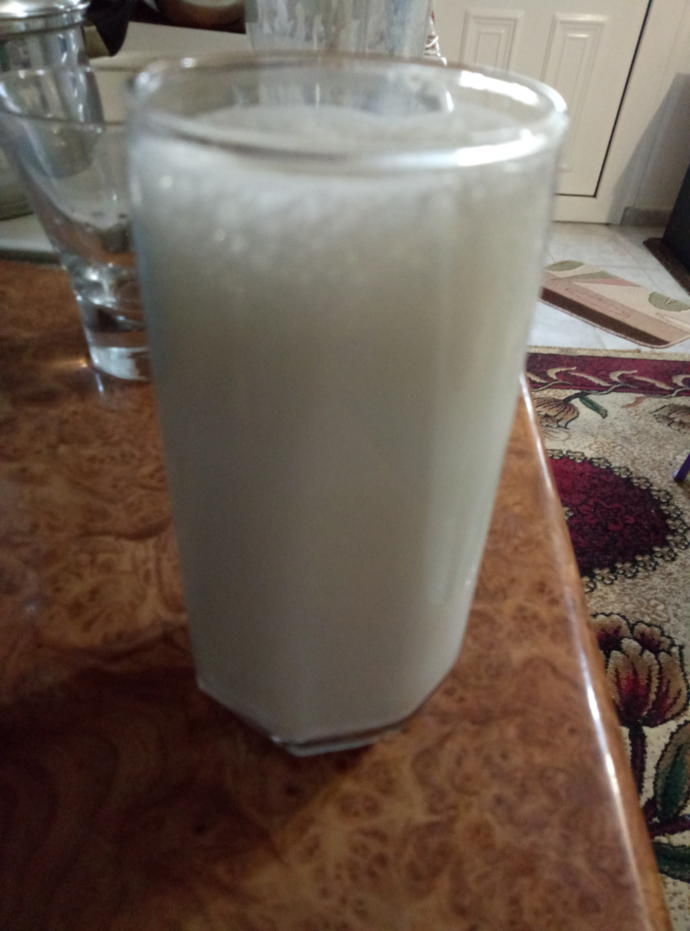 Bardaktaki süt iki katmana ayrılacaktır. Aşağısı daha sıvı olup, yukarıda köpük kalacaktır.