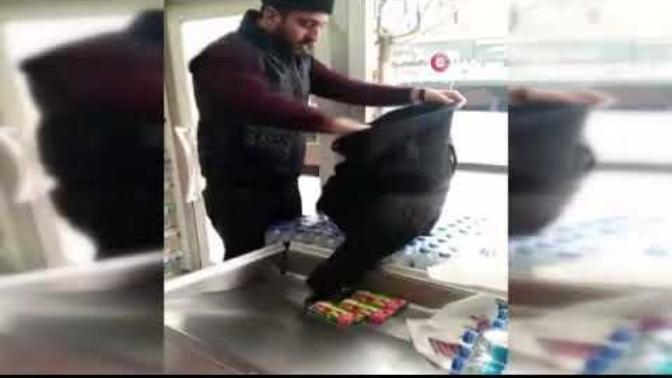 Poşetler Paralı Olunca Montunu Kullandı!