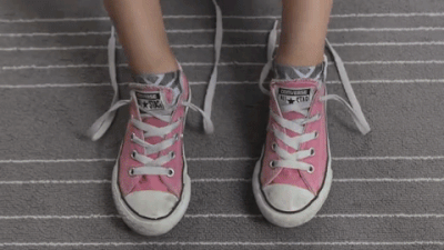 5. Baştan aşağı pembe olmak isteyen kızlar için en mükemmel seçim tabii ki pembe sneakerlar!