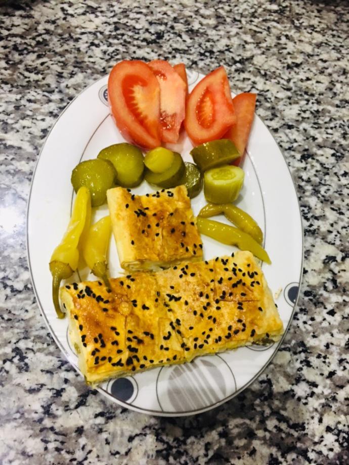 Hem Çıtır Çıtır Hem de Doyurucu Bir Tarif: Peynirli Börek 💕