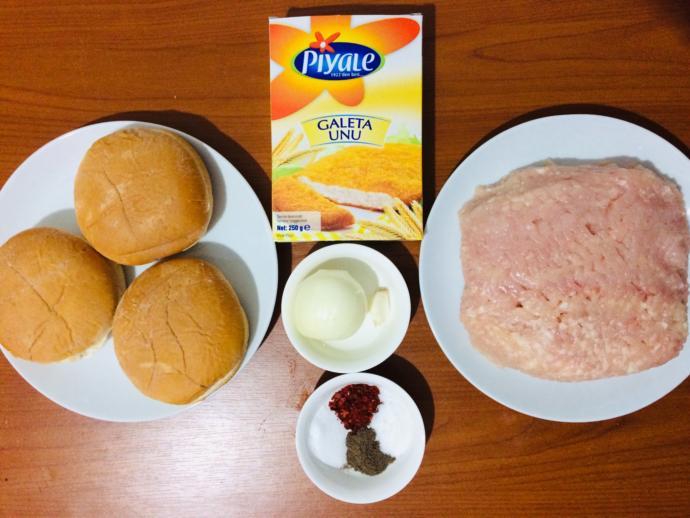 Hem Fastfood Hem Sağlıklı “Tavuk Köfteli Hamburger” Tarifi!