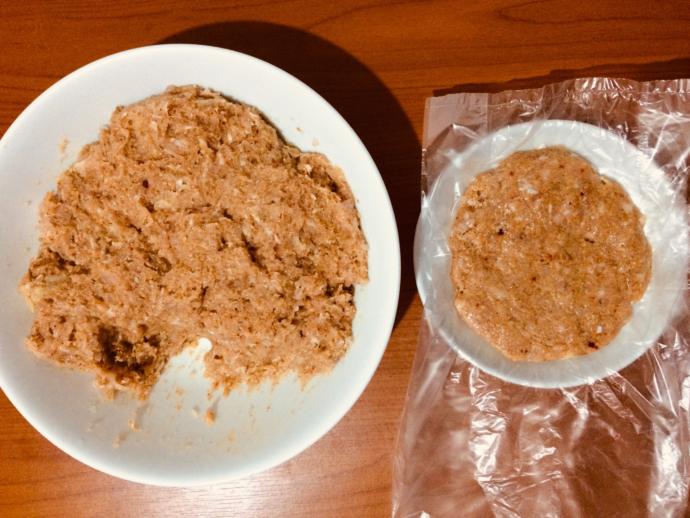 Hem Fastfood Hem Sağlıklı “Tavuk Köfteli Hamburger” Tarifi!