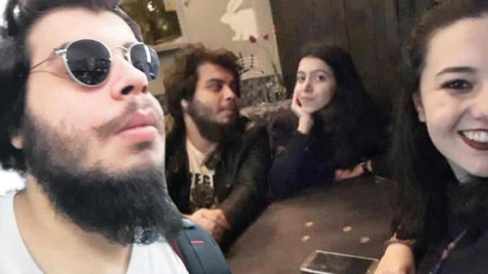 Hayatlarını kaybeden Türk Kızları Hüsnü Can ile Aynı Karede