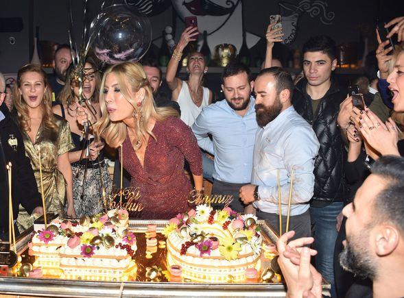 Çağla Şıkel 40. Yaşını Kutladı