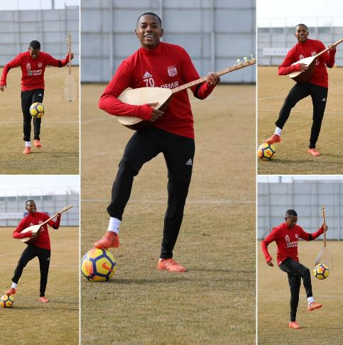 Robinho Ve Sazı