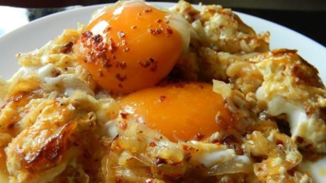 Sabah Kahvaltısında Farklı Bir Lezzet “Soğanlı Yumurta” Nasıl Yapılır?