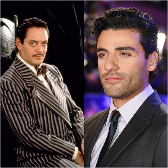 Solda Gomez Addams rolünde Raul Julia, sağda Oscar Isaac.