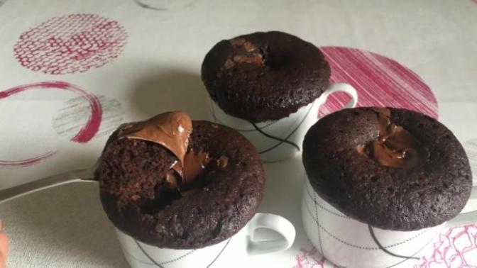 Mikrodalgada Yedi Dakikada Hızlı “Kakaolu Kek” Tarifi