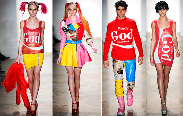 Moschino defilesinden bir kare