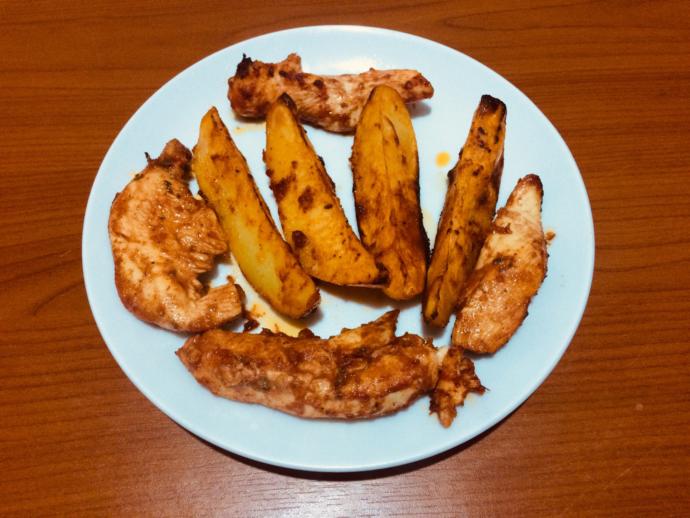 Baharatların Aroması İle Çeşnilenen, Fırında “Tavuklu Patates” Tarifi!