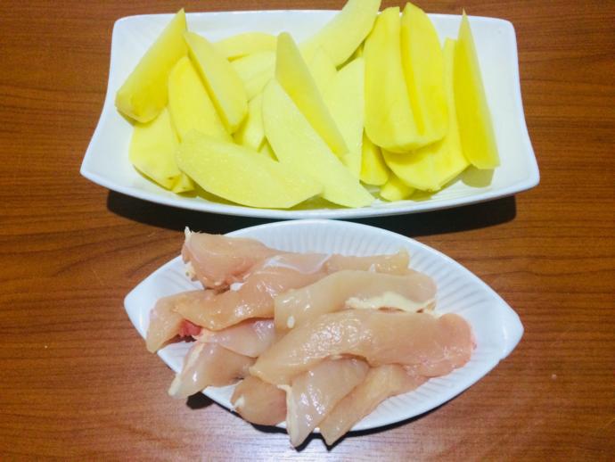 Baharatların Aroması İle Çeşnilenen, Fırında “Tavuklu Patates” Tarifi!
