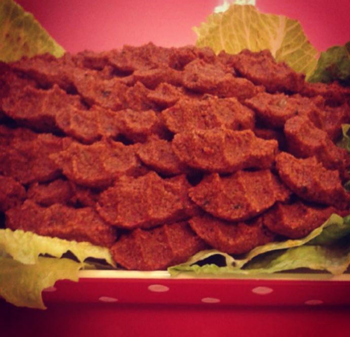 Gece Çiğ Köfte Yemeden Yatmam Diyenler, “Etsiz Çiğ Köfte” Tarifim İle Sizlerleyim!