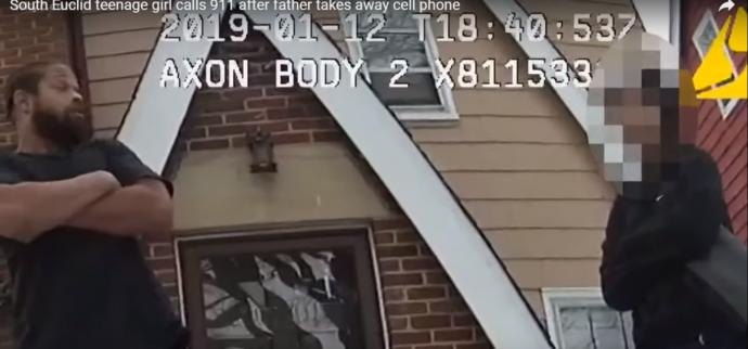 ABD'de 16 Yaşında Bir Kız, Telefonuna El Koyan Babasını 911'e İhbar Etti!