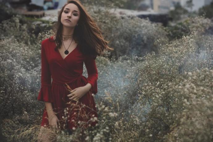 'Yoksun' Şarkısı İle Müzik Dünyasında Yankı Uyandıran 'Naz Ölçal' KizlarSoruyor'da!