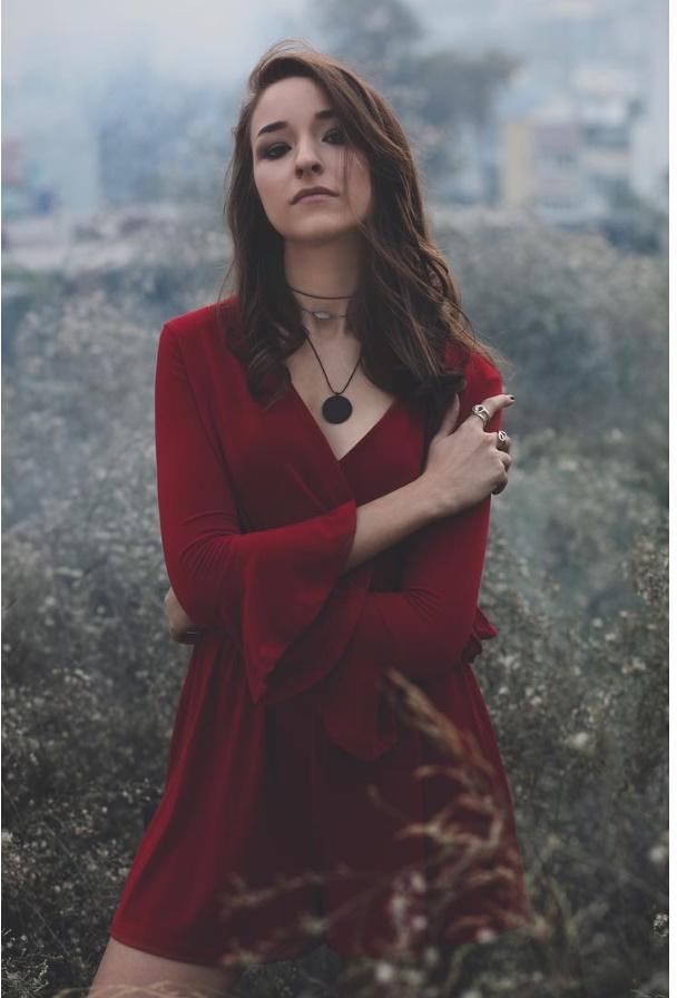 'Yoksun' Şarkısı İle Müzik Dünyasında Yankı Uyandıran 'Naz Ölçal' KizlarSoruyor'da!