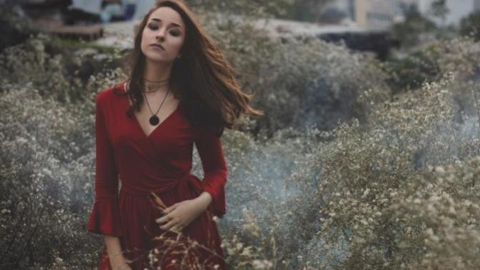 'Yoksun' Şarkısı İle Müzik Dünyasında Yankı Uyandıran 'Naz Ölçal' KizlarSoruyor'da!