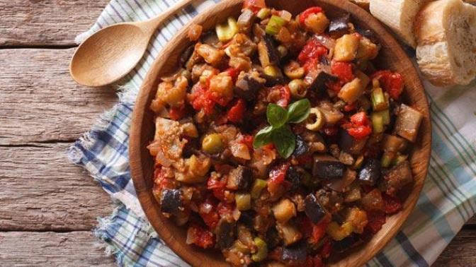 Patlıcanın En Güzel Hallerinden “Patlıcan Oturtma” Tarifi!