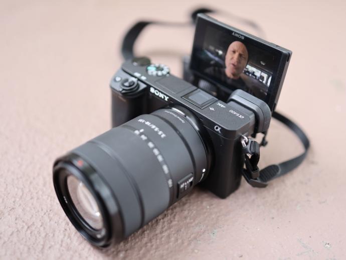 Sony, A6400 Modeli Yeni Orta Seviye Aynasız Fotoğraf Makinesini Duyurdu!