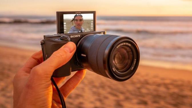 Sony, A6400 Modeli Yeni Orta Seviye Aynasız Fotoğraf Makinesini Duyurdu!