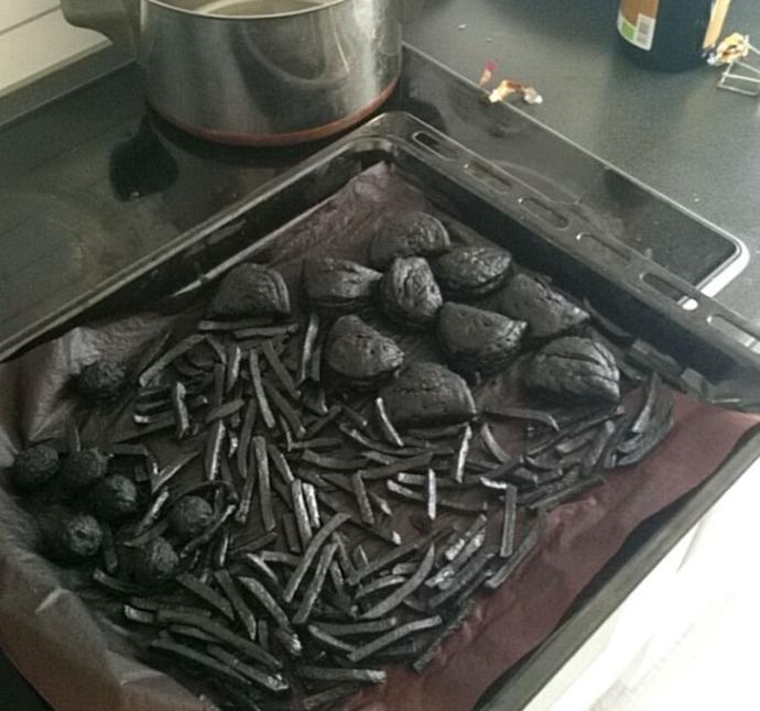 Herkesin Mutfağa Girmemesi Gerektiğini Gösteren Kareler