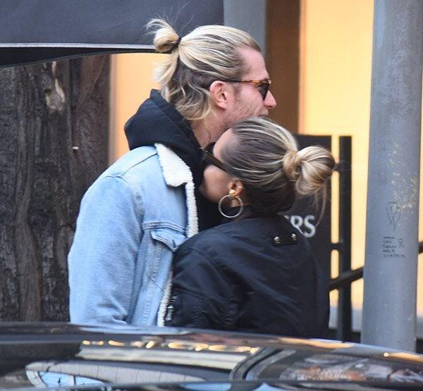 Beşiktaş Kalecisi Karius Sevgilisi Thomalla ile İstanbul'da Görüntülendi