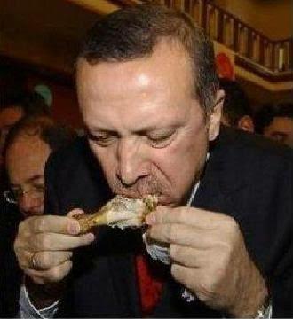 Dünyanın En Zengin Adamı Hamburgercide Sıra Beklerken Görüntülendi!