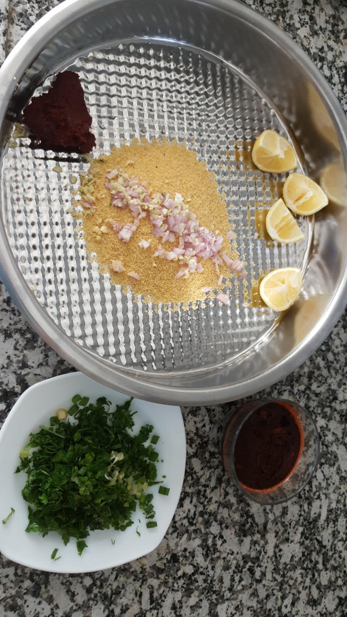 Yumurtalı Çiğ Köfte Tarifi