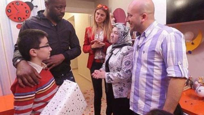 Evim Bahane, Selim Bey Şahane: Türkiye'nin En Sempatik ve En Ünlü Mimarı Selim Yuhay KizlarSoruyor'da