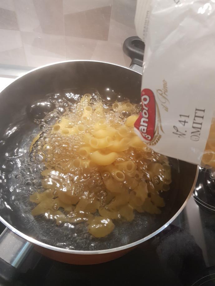 Kıymalı, Baharatlı Makarna Nasıl Yapılır?
