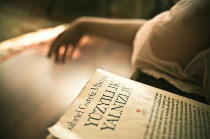 Son Okuduğum Kitaplar: Yabancı ve Yüzyıllık Yalnızlık
